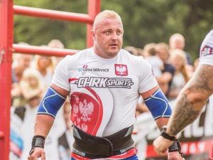 Sławomir Rawiński – strongman wchodzi do klatki