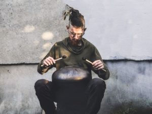 Jan Kamykowski – instrument z… butli gazowej