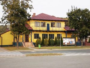 Dlaczego sprzedają gminny majątek w Rzepienniku Strzyżewskim?