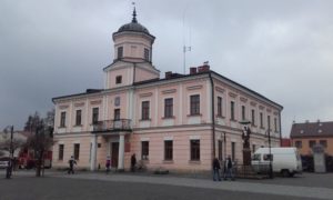 Tuchów: Zrywają partnerstwo przez uchwałę „antyLGBT+”