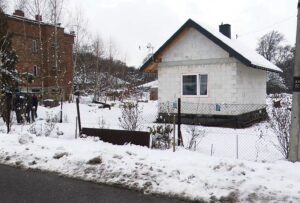 Zbylitowska Góra: Sąsiedzi wybudowali mu dom