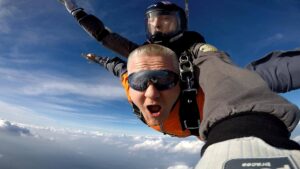 Mariusz Taran i 4000 metrów w dół