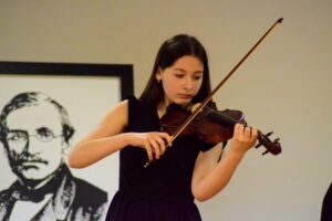 Zuzanna Górka: Młodość, pasja i skrzypce