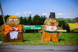 Wieś ponownie tańczy i śpiewa