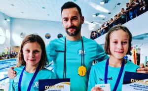 Udany początek sezonu pływaków Peyomi Tarnów