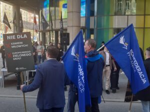 Dlaczego Konfederacja przegrała wybory do Sejmu? Wynik w granicach 6-7 proc. jest wielkim rozczarowaniem dla tego ugrupowania, fot. Wikimedia