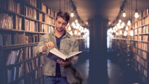 Dlaczego warto kupować płyty ulubionych artystów i książki ulubionych pisarzy Sami, za dobrze wykonaną pracę, chcielibyście być docenieni, fot. Canva