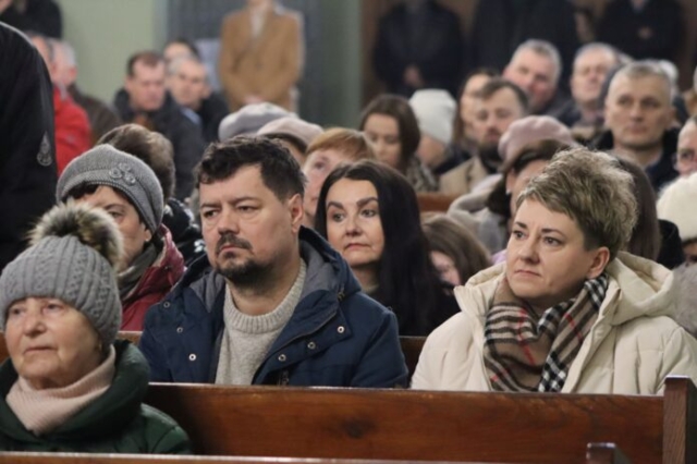 Wizytacja biskupa Leszka Leszkiewicza w parafii Rzepiennik Biskupi 2 33