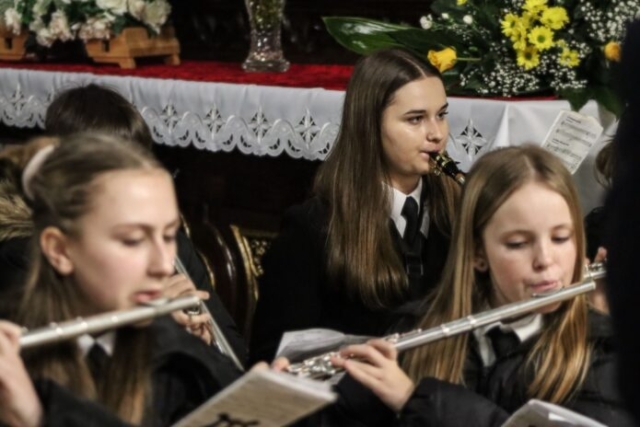 Wizytacja biskupa Leszka Leszkiewicza w parafii Rzepiennik Biskupi 2 41