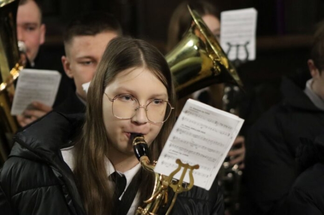 Wizytacja biskupa Leszka Leszkiewicza w parafii Rzepiennik Biskupi 2 42