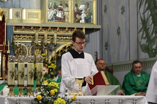 Wizytacja biskupa Leszka Leszkiewicza w parafii Rzepiennik Biskupi 2 43