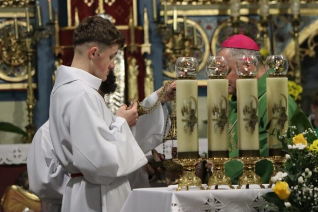 Wizytacja biskupa Leszka Leszkiewicza w parafii Rzepiennik Biskupi 2 48