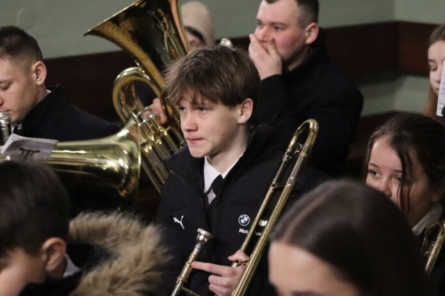 Wizytacja biskupa Leszka Leszkiewicza w parafii Rzepiennik Biskupi 2 51