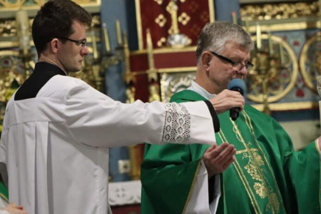 Wizytacja biskupa Leszka Leszkiewicza w parafii Rzepiennik Biskupi 2 56