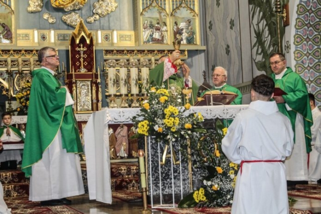 Wizytacja biskupa Leszka Leszkiewicza w parafii Rzepiennik Biskupi 2 6