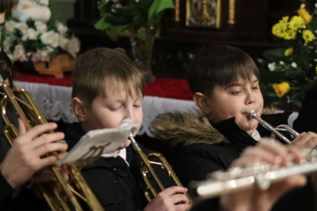 Wizytacja biskupa Leszka Leszkiewicza w parafii Rzepiennik Biskupi 2 60