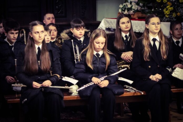 Wizytacja biskupa Leszka Leszkiewicza w parafii Rzepiennik Biskupi 2 65