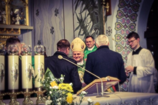 Wizytacja biskupa Leszka Leszkiewicza w parafii Rzepiennik Biskupi 2 7