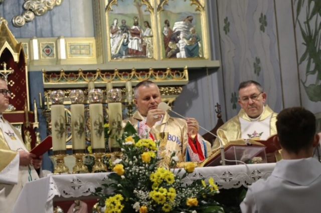 Wizytacja biskupa Leszka Leszkiewicza w parafii w Rzepienniku Biskupim 103