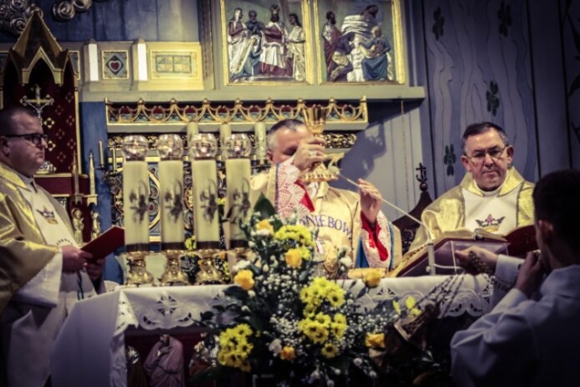 Wizytacja biskupa Leszka Leszkiewicza w parafii w Rzepienniku Biskupim 106