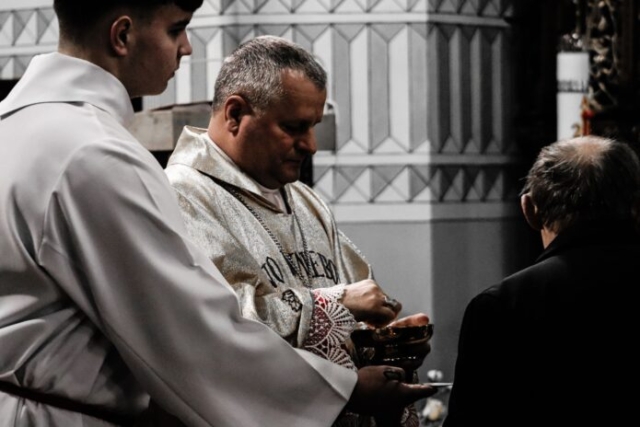 Wizytacja biskupa Leszka Leszkiewicza w parafii w Rzepienniku Biskupim 109