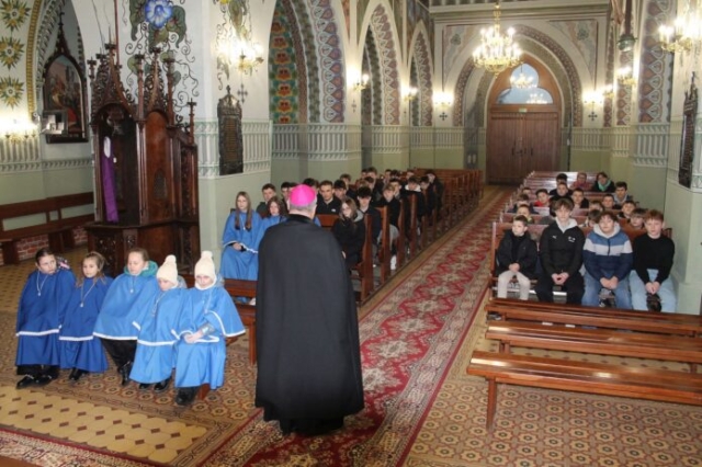 Wizytacja biskupa Leszka Leszkiewicza w parafii w Rzepienniku Biskupim 11