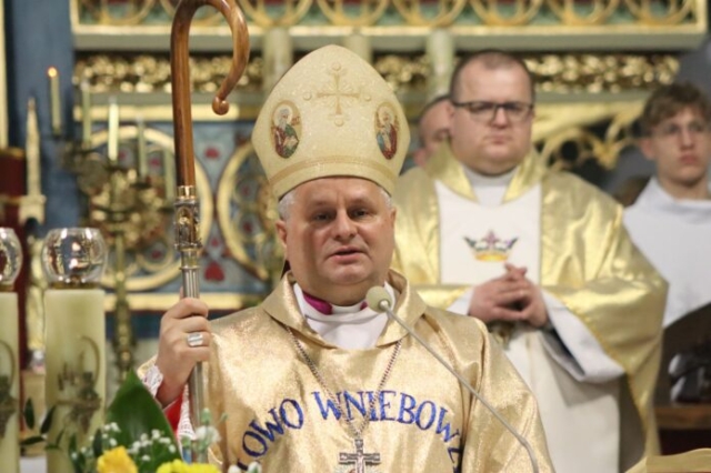 Wizytacja biskupa Leszka Leszkiewicza w parafii w Rzepienniku Biskupim 120