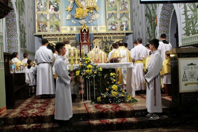 Wizytacja biskupa Leszka Leszkiewicza w parafii w Rzepienniku Biskupim 121