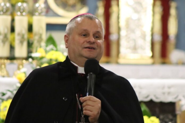 Wizytacja biskupa Leszka Leszkiewicza w parafii w Rzepienniku Biskupim 31