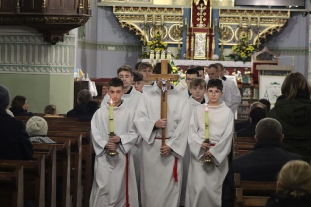 Wizytacja biskupa Leszka Leszkiewicza w parafii w Rzepienniku Biskupim 40