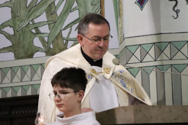 Wizytacja biskupa Leszka Leszkiewicza w parafii w Rzepienniku Biskupim 52