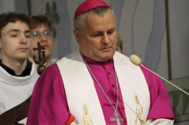 Wizytacja biskupa Leszka Leszkiewicza w parafii w Rzepienniku Biskupim 53