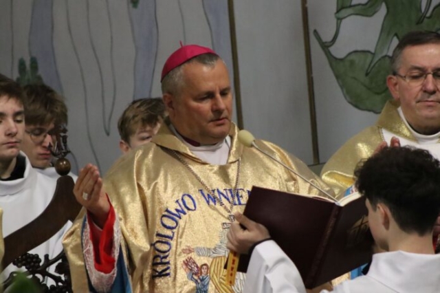 Wizytacja biskupa Leszka Leszkiewicza w parafii w Rzepienniku Biskupim 68