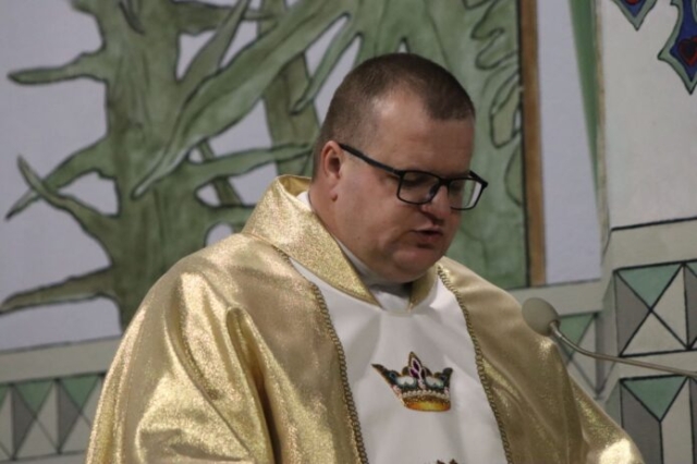 Wizytacja biskupa Leszka Leszkiewicza w parafii w Rzepienniku Biskupim 76