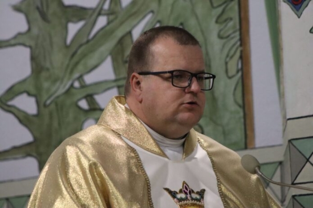 Wizytacja biskupa Leszka Leszkiewicza w parafii w Rzepienniku Biskupim 78