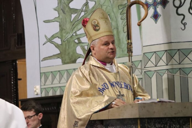 Wizytacja biskupa Leszka Leszkiewicza w parafii w Rzepienniku Biskupim 79