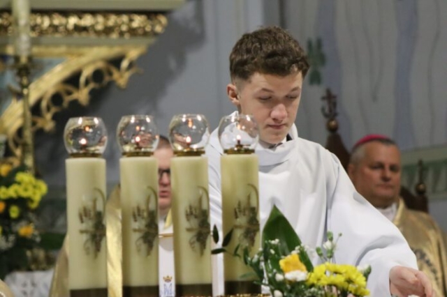 Wizytacja biskupa Leszka Leszkiewicza w parafii w Rzepienniku Biskupim 91